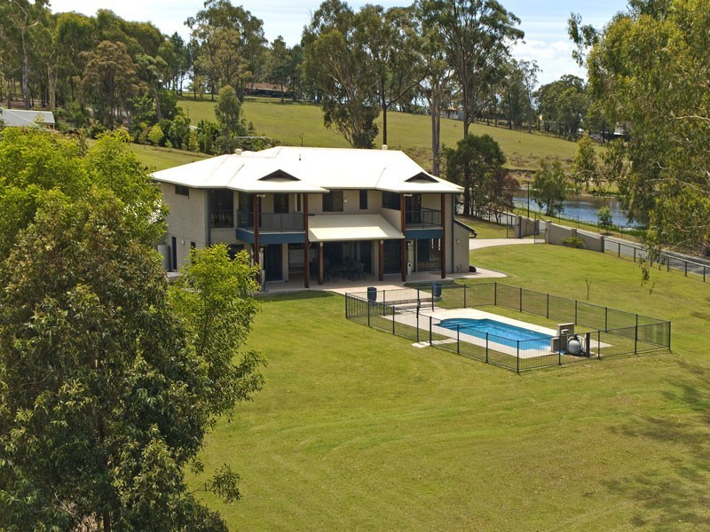 63 Luke Street, Thornlands QLD 4164
