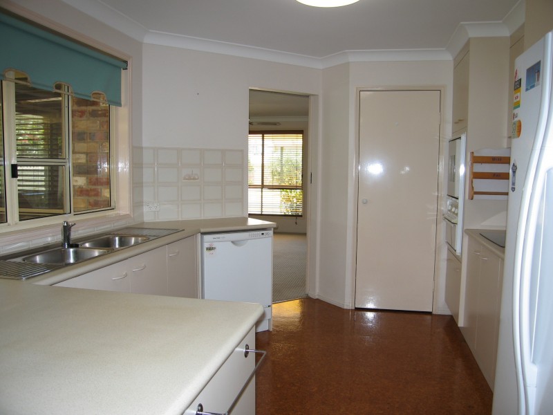 2 Laurance Court, Wellington Point QLD 4160