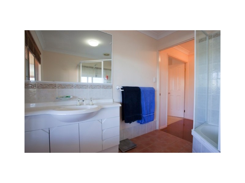 127 GORDON STREET, Ormiston QLD 4160