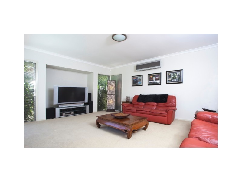 8 Devonstone Street, Cleveland QLD 4163