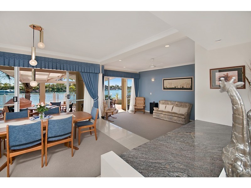 16 Mainroyal Court, Raby Bay QLD 4163