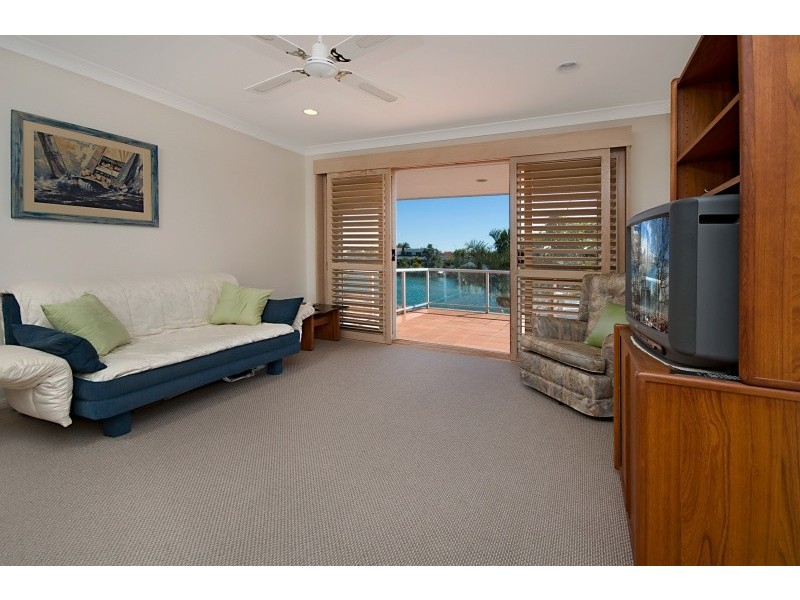 16 Mainroyal Court, Raby Bay QLD 4163