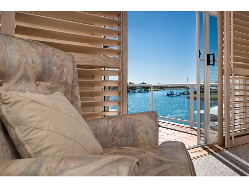 16 Mainroyal Court, Raby Bay QLD 4163