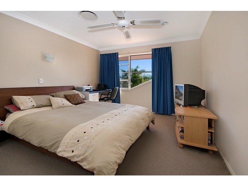 16 Mainroyal Court, Raby Bay QLD 4163