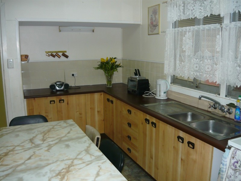 87 Joffre St, Wynnum QLD 4178