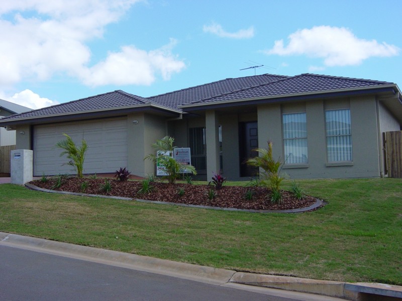 5 Magnetic Place, Redland Bay QLD 4165