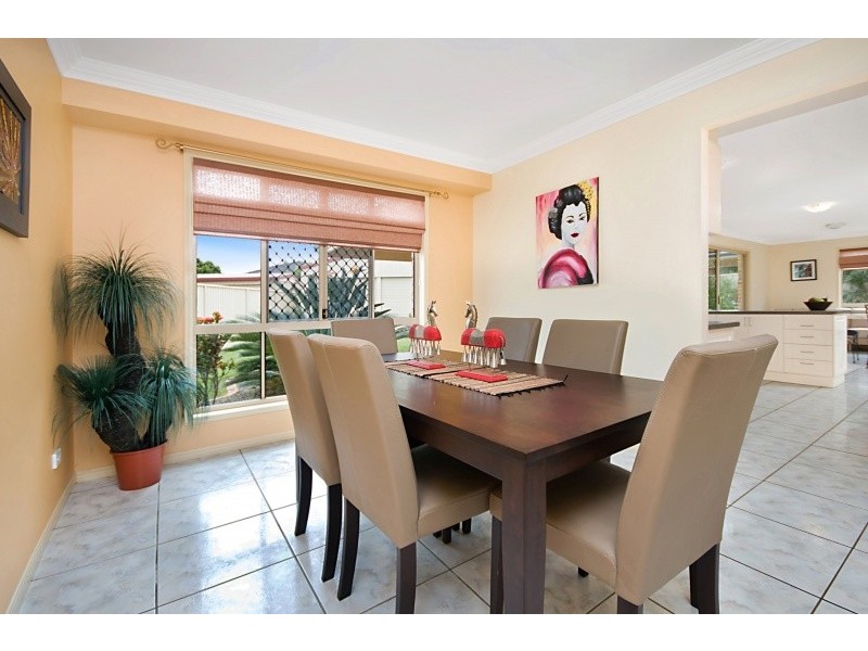 6 Vicki Place, Victoria Point QLD 4165