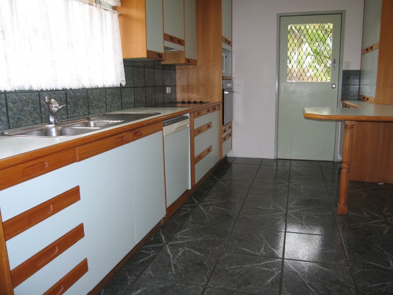 22 Rossinton Street, Birkdale QLD 4159