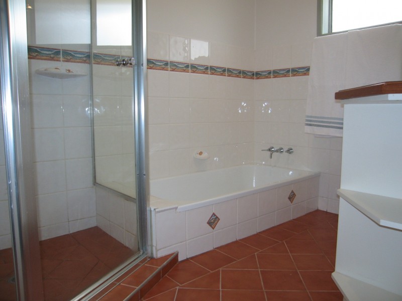 22 Rossinton Street, Birkdale QLD 4159