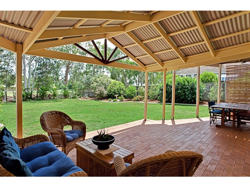 8 IVORY LANE, Ormiston QLD 4160