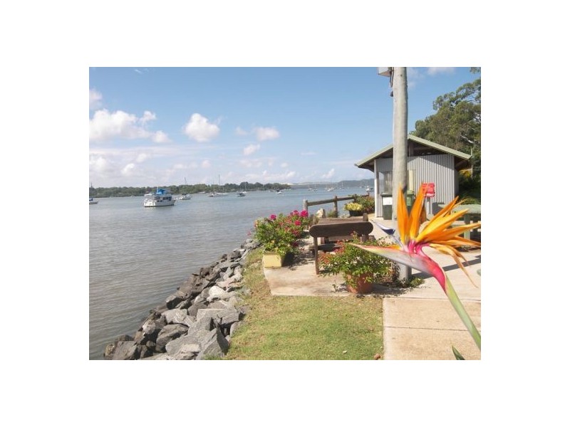 186 The Esplanade, Karragarra Island QLD 4184