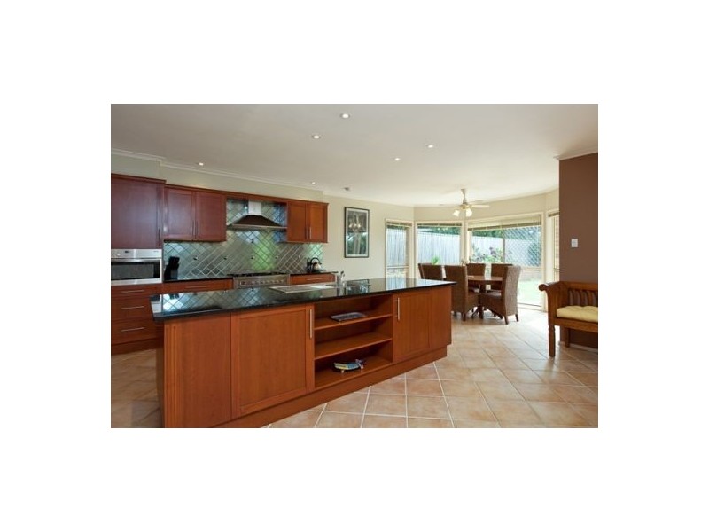 2 Ivory Lane, Ormiston QLD 4160