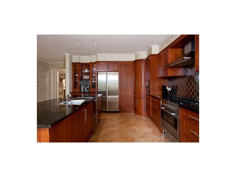 2 Ivory Lane, Ormiston QLD 4160