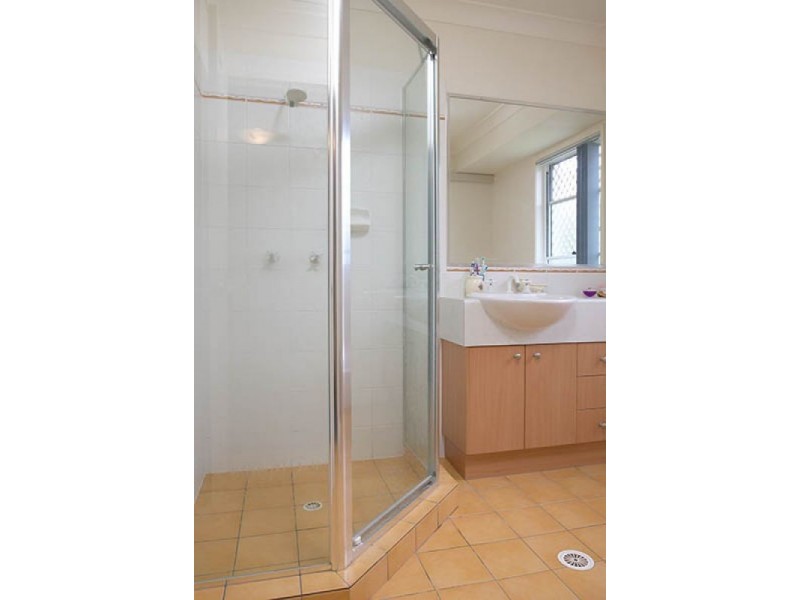 4 Caswell, crt, Redland Bay QLD 4165