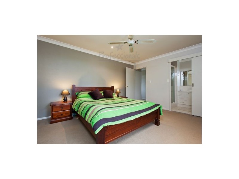 16 Spurs Drive, Wellington Point QLD 4160