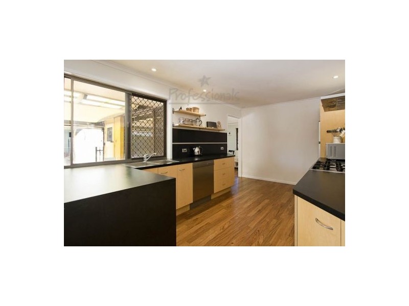 7 St Helena court, Cleveland QLD 4163