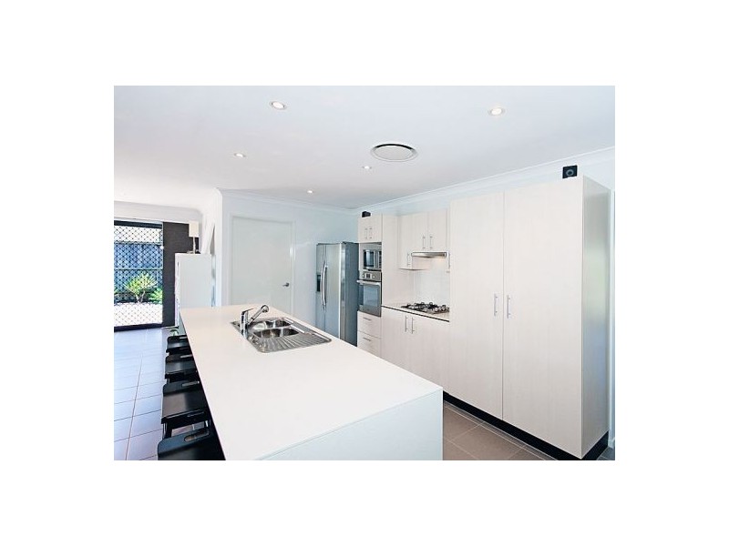 8 Syracuse Street, Redland Bay QLD 4165