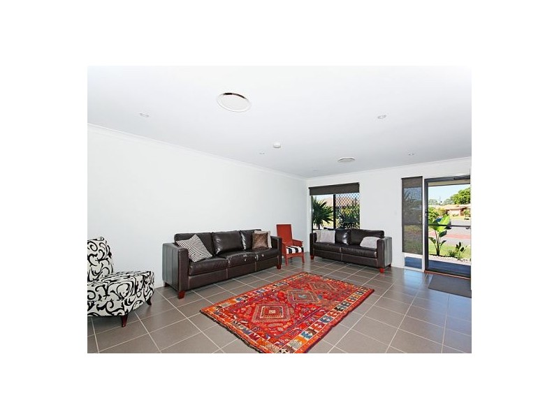 8 Syracuse Street, Redland Bay QLD 4165