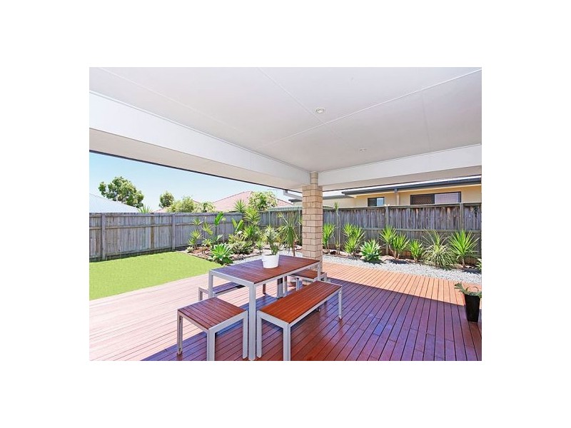 8 Syracuse Street, Redland Bay QLD 4165