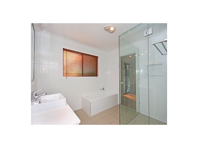 2 Dawn Crescent, Thornlands QLD 4164