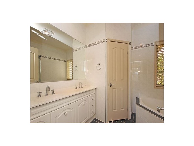 13 Gretchen Circuit, Thornlands QLD 4164