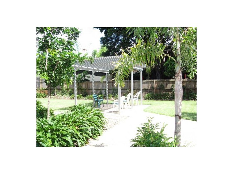 7 Shore Street East, Cleveland QLD 4163