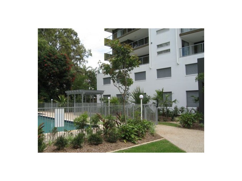 7 Shore Street East, Cleveland QLD 4163