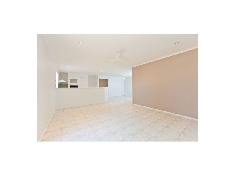 17 Leonard Street, Wellington Point QLD 4160