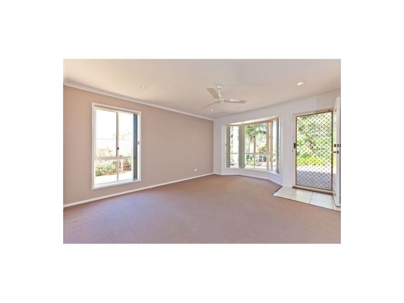17 Leonard Street, Wellington Point QLD 4160