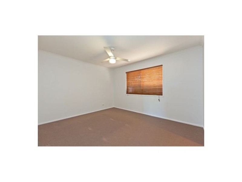 17 Leonard Street, Wellington Point QLD 4160
