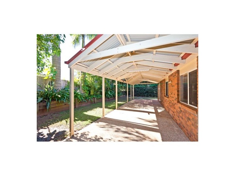 17 Leonard Street, Wellington Point QLD 4160