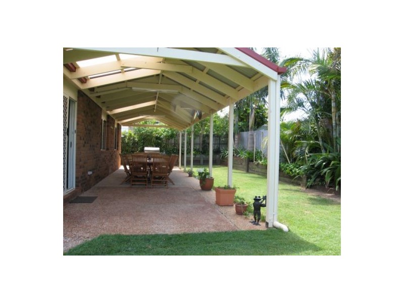 17 Leonard Street, Wellington Point QLD 4160