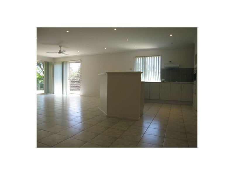 17 Leonard Street, Wellington Point QLD 4160