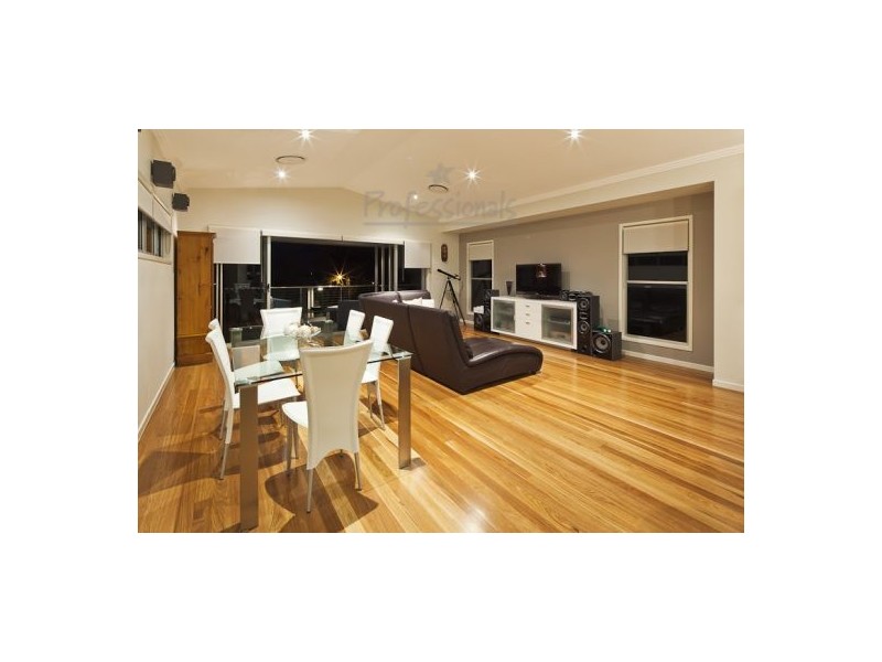 12 Cowley Street, Ormiston QLD 4160