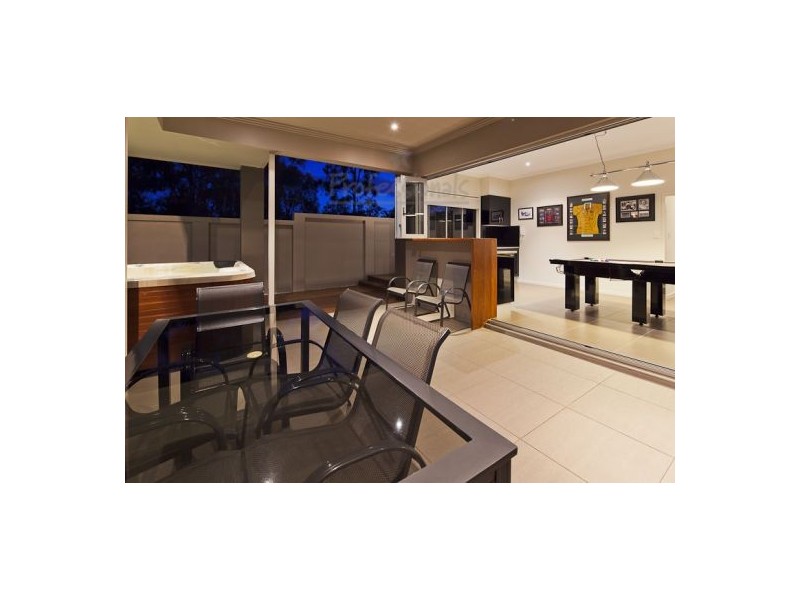 12 Cowley Street, Ormiston QLD 4160