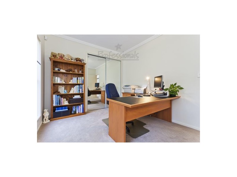 12 Cowley Street, Ormiston QLD 4160