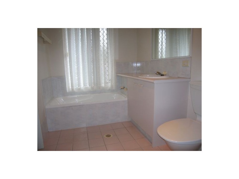 Unit 1 62 Queen Street, Cleveland QLD 4163