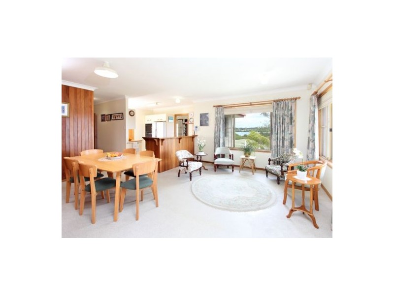 1 Mooroondu Road, Mooroondu Point,, Thorneside QLD 4158