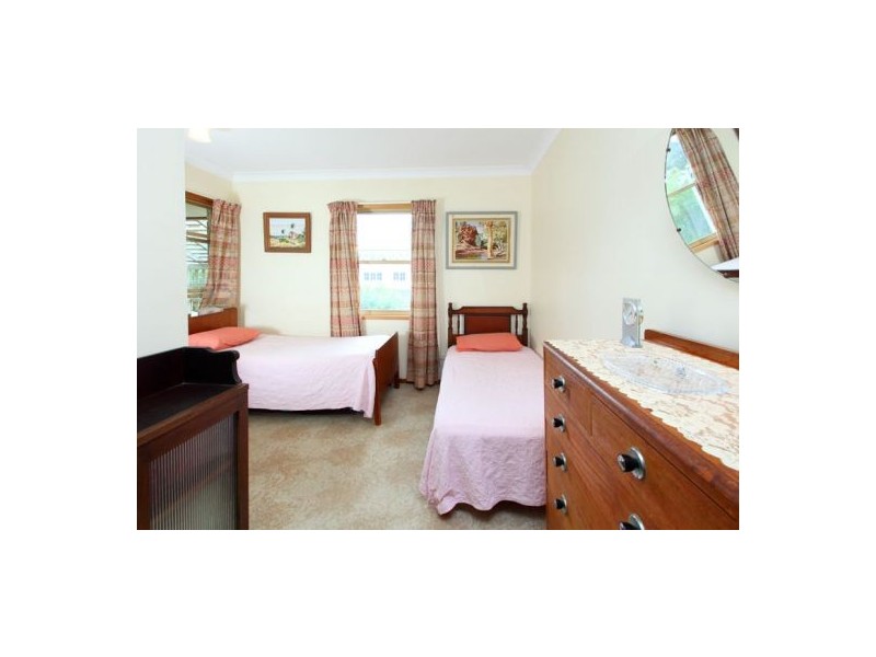 1 Mooroondu Road, Mooroondu Point,, Thorneside QLD 4158