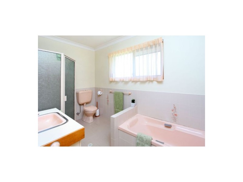 1 Mooroondu Road, Mooroondu Point,, Thorneside QLD 4158