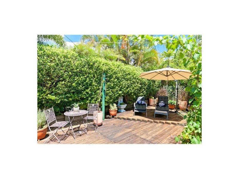 2 Gleneagles Court, Redland Bay QLD 4165