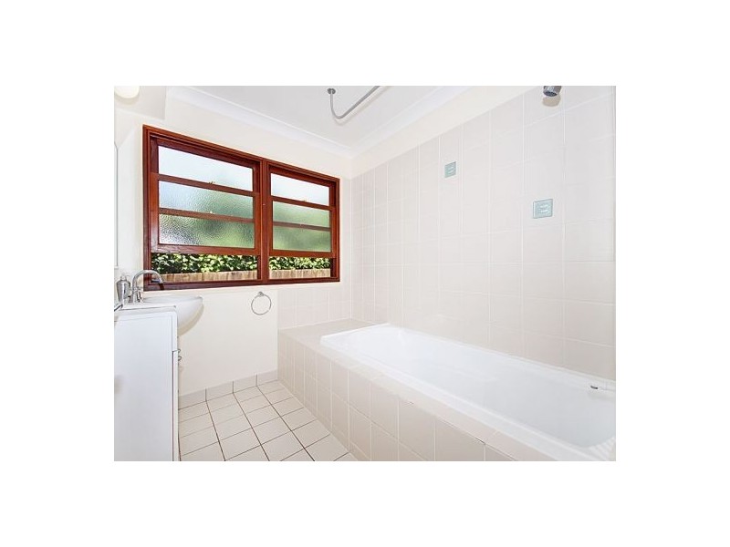 9 B Long Street, Cleveland QLD 4163