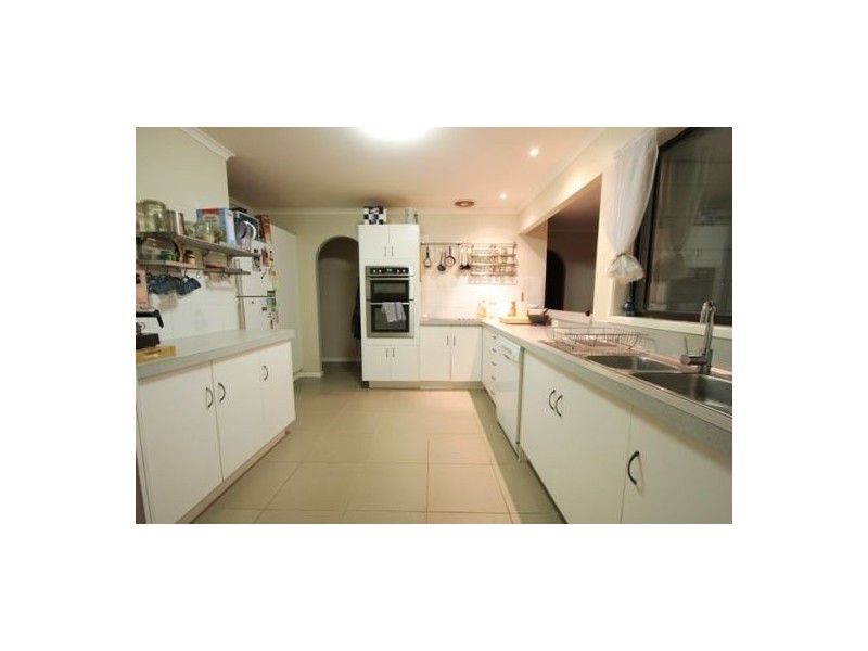 15 Sallows Street, Alexandra Hills QLD 4161