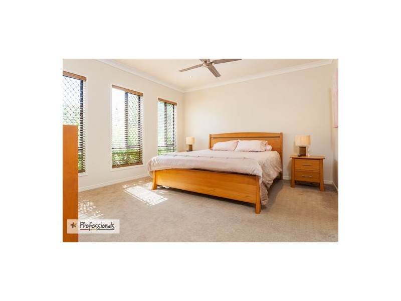 10 Ribonwood Street, Thornlands QLD 4164