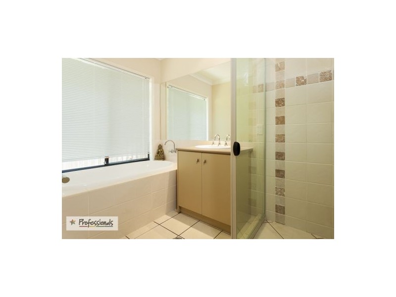 10 Ribonwood Street, Thornlands QLD 4164