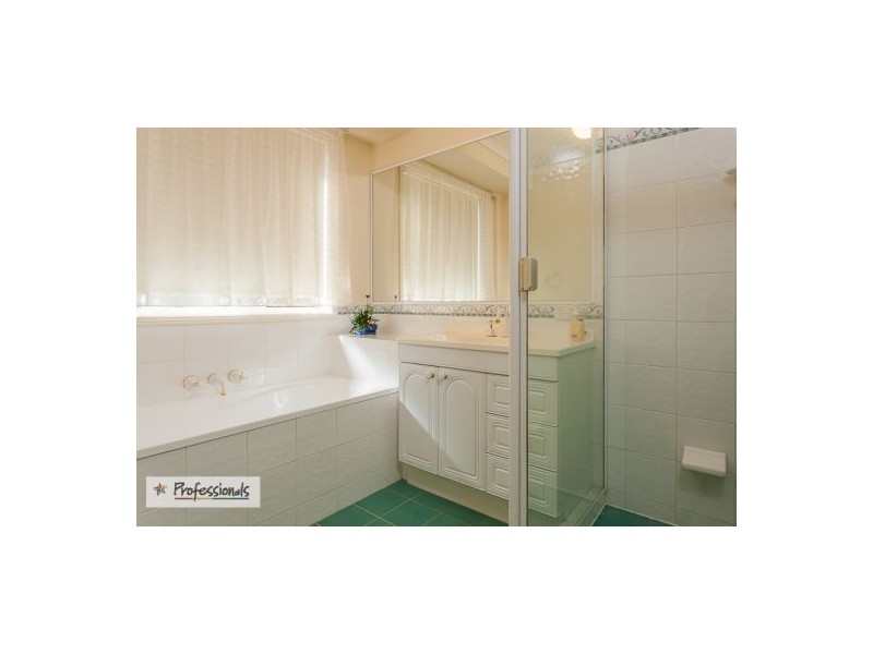 13 Manor Drive, Wellington Point QLD 4160