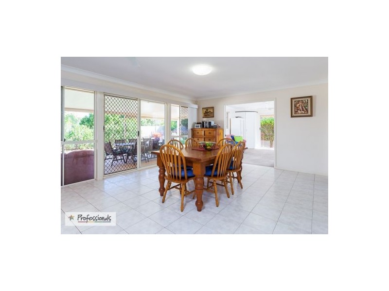 13 Manor Drive, Wellington Point QLD 4160