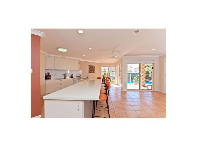 5 Lockitt Place, Ormiston QLD 4160