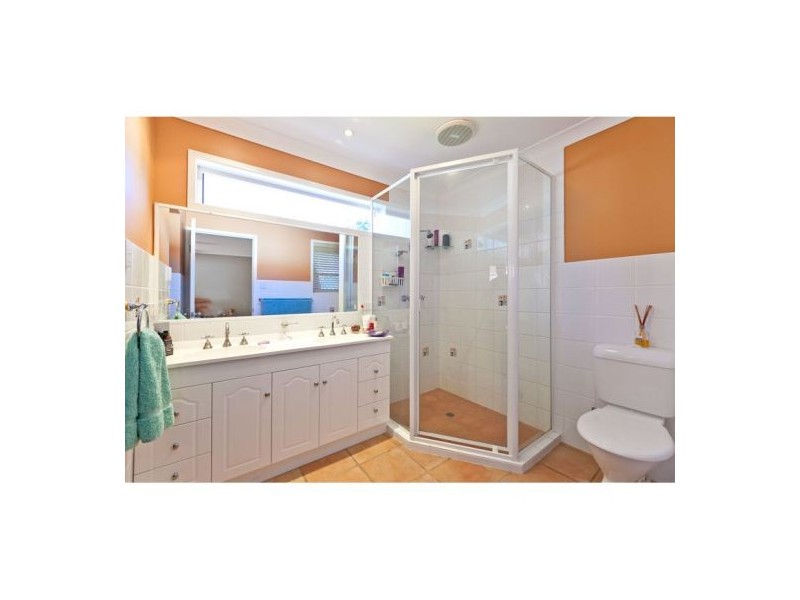 5 Lockitt Place, Ormiston QLD 4160