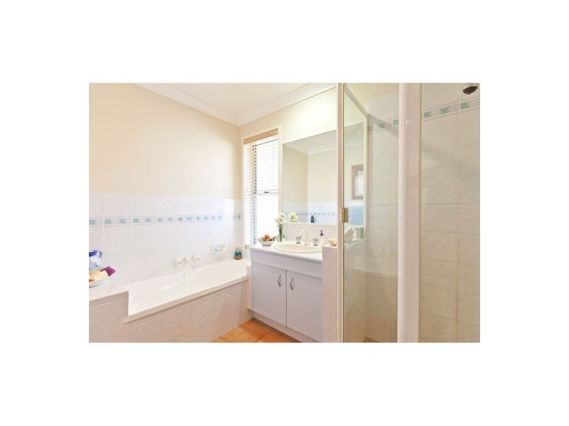 5 Lockitt Place, Ormiston QLD 4160